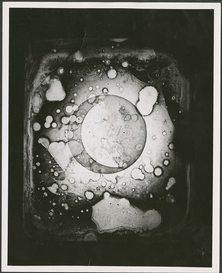 Một trong những bức ảnh chụp Mặt Trăng đầu tiên của John William Draper.