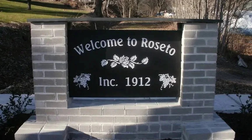 Lời chào tại thị trấn Roseto. Nguồn: boroughroseto.com